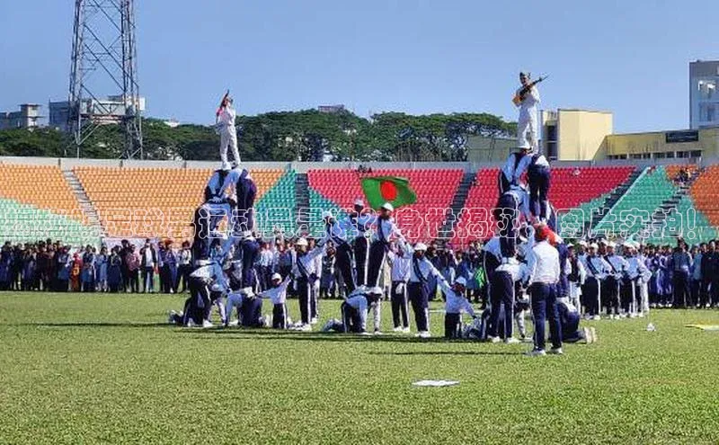 贝博bb平台体育正规吗雷柏科技揭秘踢足球男运动员是谁？身世揭秘，图片实拍！